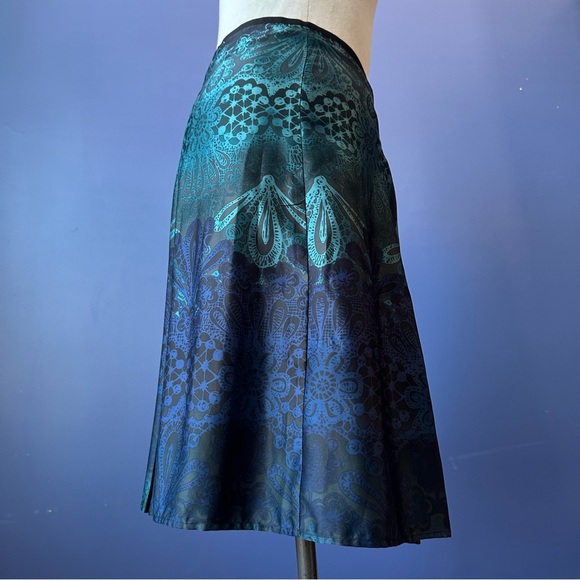 Axcess Blue Green Shiny Skirt Liz Claiborne 10 M/L Knee Length Paisley - Picture 3 of 7
